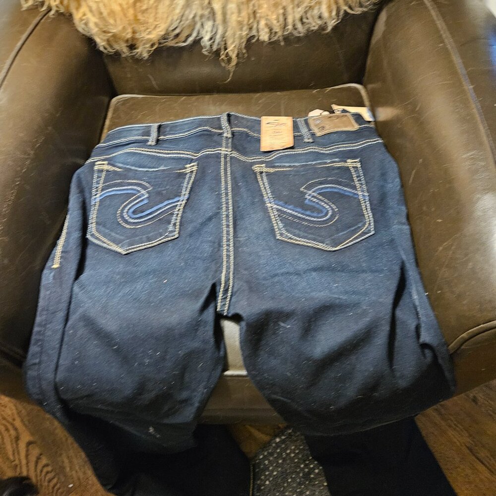 Silver Jeans - Picture 2 of 4